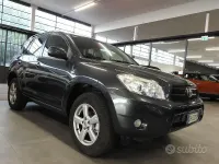 Usata Toyota RAV4 Sol 135 CV (99 kW) 2007 Grigio SUV