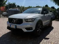 Usata Volvo XC40 R-Design 179 CV (131 kW) 2022 Argento SUV