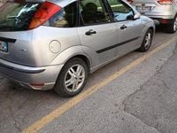 Begagnad Ford Focus 2003 Grå Sedan