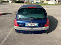 Usata Renault Clio II 58 CV (42 kW) 1999 Blu Berlina