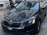 Usata Skoda Octavia Executive 150 CV (110 kW) 2018 Nero Station wagon