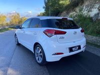 Usata Hyundai i20 Comfort 75 CV (55 kW) 2015 Bianco pastello Utilitaria