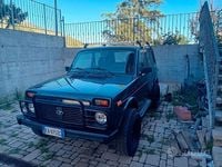 Usata Lada niva 81 CV (59 kW) 2010 Verde SUV