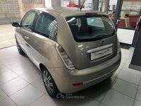 Usata Lancia Ypsilon 69 CV (50 kW) 2011 Oro Utilitaria