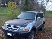 Usata Mitsubishi Pajero Intense 160 CV (117 kW) 2005 Grigio SUV