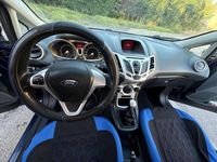 Usata Ford Fiesta Titanium 82 CV (60 kW) 2011 Blu/azzurro Berlina