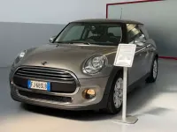 Usata Mini One D 95 CV (69 kW) 2017 Grigio sabbia Utilitaria