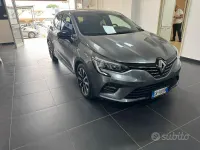 Usata Renault Clio V Techno 101 CV (74 kW) 2023 Grigio Berlina