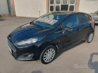 Usata Ford Fiesta 75 CV (55 kW) 2015 Nero Utilitaria