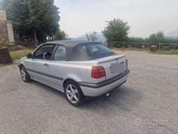 Usata VW Golf Cabriolet 101 CV (74 kW) 1997 Grigio Cabrio
