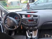 Begagnad Kia Ceed 2013 Vit Halvkombi
