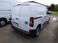 Usata Fiat Doblò 101 CV (74 kW) 2024 Bianco pastello Monovolume