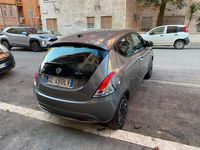 Usata Lancia Ypsilon Gold 69 CV (50 kW) 2023 Grigio Utilitaria