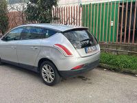 Usata Lancia Delta 120 CV (88 kW) 2013 Argento Utilitaria