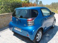Usata Toyota iQ Active 68 CV (50 kW) 2012 Blu Utilitaria