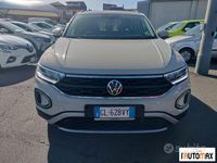 Usata VW T-Roc Life 150 CV (110 kW) 2023 Beige SUV