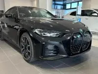 Usata BMW i4 Efficient Dynamics 350 kW (476 CV) 2024 Black sapphire metallizzato Berlina