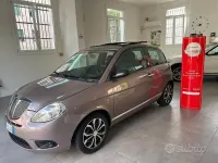 Usata Lancia Ypsilon 77 CV (56 kW) 2010 Viola Utilitaria