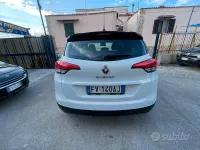 Usata Renault Scénic 110 CV (80 kW) 2019 Bianco Monovolume