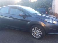 Usata Ford Fiesta Business Edition 75 CV (55 kW) 2017 Grigio Berlina