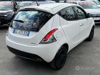 Usata Lancia Ypsilon Silver 69 CV (50 kW) 2022 Bianco Utilitaria