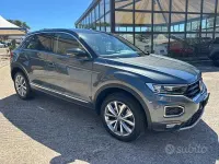 Usata VW T-Roc 150 CV (110 kW) 2018 Grigio SUV