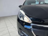 Usata Peugeot 208 Active 82 CV (60 kW) 2015 Nero Utilitaria