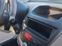 Usata Peugeot 107 Access 68 CV (50 kW) 2013 Bianco Utilitaria