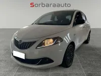 Usata Lancia Ypsilon Gold 69 CV (50 kW) 2023 Bianco Utilitaria