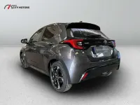Ny Toyota Yaris Hybrid Lounge 131 HK (96 kW) 2026 Grå Sedan