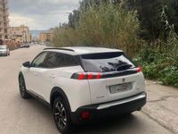 Usata Peugeot 2008 Allure 131 CV (96 kW) 2022 Bianco SUV