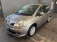 Käytetty Renault Modus Dynamique 75 HP (55 kW) 2010 Harmaa Tila-auto