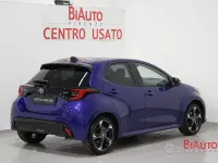 Nuova Toyota Yaris Hybrid Lounge 92 CV (67 kW) 2026 Bluazzurro Berlina