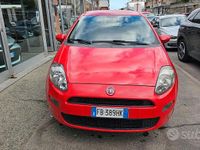 Usata Fiat Punto Street 77 CV (56 kW) 2015 Rosso Utilitaria