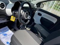Gebraucht Renault Twingo 69 PS (50 kW) 2016 Weiß Kleinwagen
