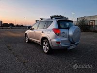 Usata Toyota RAV4 Luxury 177 CV (130 kW) 2007 Grigio SUV