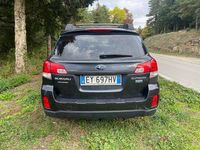 Usata Subaru Outback 150 CV (110 kW) 2015 Nero SUV