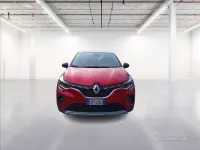 Usata Renault Captur Engineered 145 CV (106 kW) 2023 Rosso metallizzato SUV