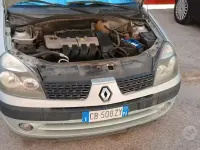 Usata Renault Clio II 75 CV (55 kW) 2002 Grigio Berlina