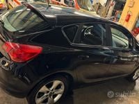 Usata Opel Astra Cosmo 120 CV (88 kW) 2010 Nero Berlina