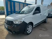 Gebraucht Dacia Dokker 102 PS (75 kW) 2017 Weiß Van / Kleinbus