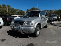 Usata Suzuki Grand Vitara 109 CV (80 kW) 2001 Grigio SUV