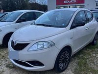 Usata Lancia Ypsilon Gold 69 CV (50 kW) 2016 Bianco Utilitaria