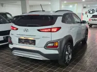 Usata Hyundai Kona Xpossible 101 CV (74 kW) 2020 Dark metal white SUV