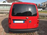 Usata VW Caddy 122 CV (89 kW) 2016 Rosso Monovolume