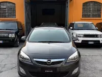 Usata Opel Astra Cosmo 140 CV (102 kW) 2012 Grigio Berlina