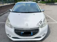 Usata Peugeot 208 Access 82 CV (60 kW) 2013 Bianco Utilitaria