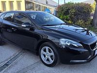 Usata Volvo V40 Kinetic 120 CV (88 kW) 2018 Nero Berlina