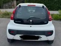 Usata Peugeot 107 Active 68 CV (50 kW) 2013 Bianco Utilitaria