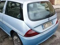Usata Lancia Ypsilon 60 CV (44 kW) 2002 Bluazzurro Utilitaria